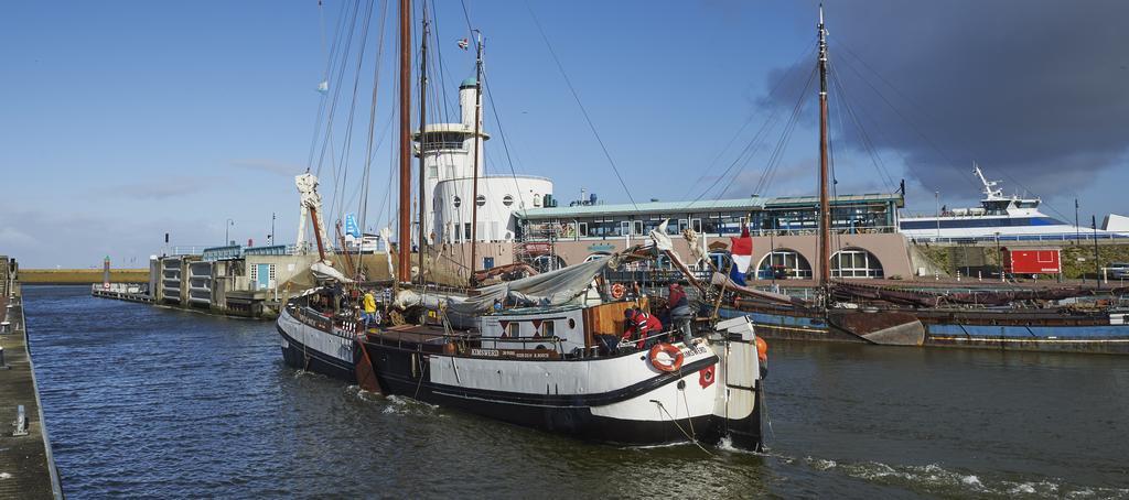"De Bank" - Hotel Apartments Harlingen Esterno foto